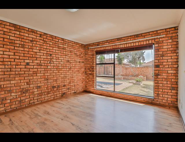 9 BEDROOM FREEHOLD FOR SALE IN RAVENSWOOD